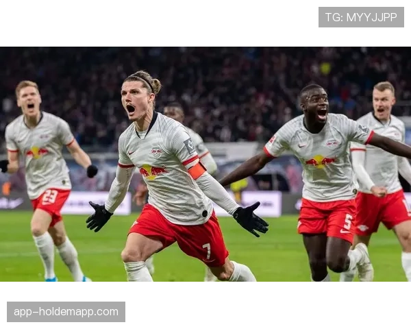 特写:RB莱比锡替补门将布拉斯维西在训练中的加练日常 特写:RB莱比锡替补门将布拉斯维西在训练中的加练日常